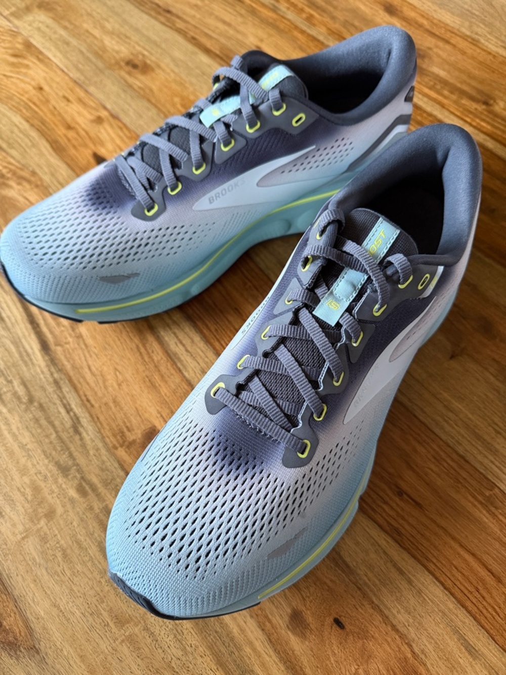 Brooks Mens Ghost 15 Running Shoes Size 12 - Light Green & Gray